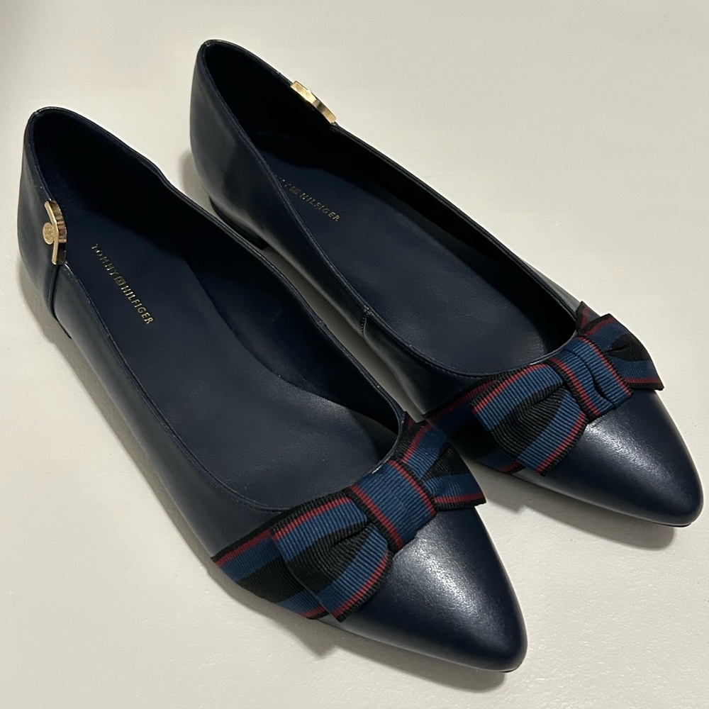 Tommy Hilfiger navy size 10 womens flats